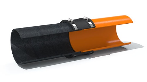 Querschnitt eines Rohrverbinders der Marke 'Rohrverbinder, Rohrkupplung, Rohre verbinden', der ein schwarzes und ein orangefarbenes Rohr mittels einer schwarzen Kupplung mit zwei Schellen verbindet.